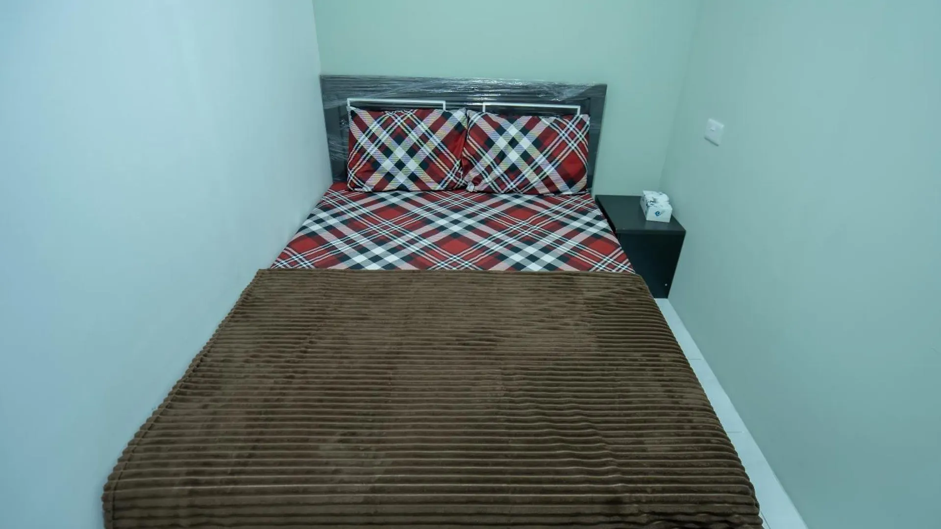 Nest Room With Shared Washroom Абу-Даби 0*,  ОАЭ