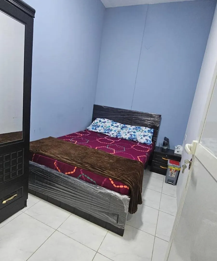 Nest Room With Shared Washroom Абу-Даби 0*,