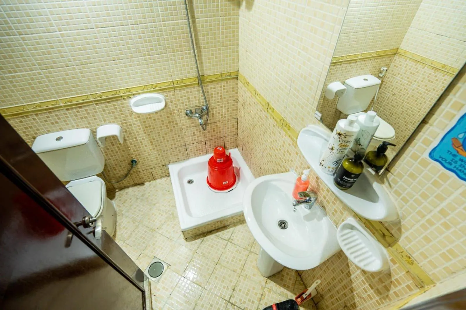 Nest Room With Shared Washroom 阿布扎比 0*,  阿拉伯联合酋长国
