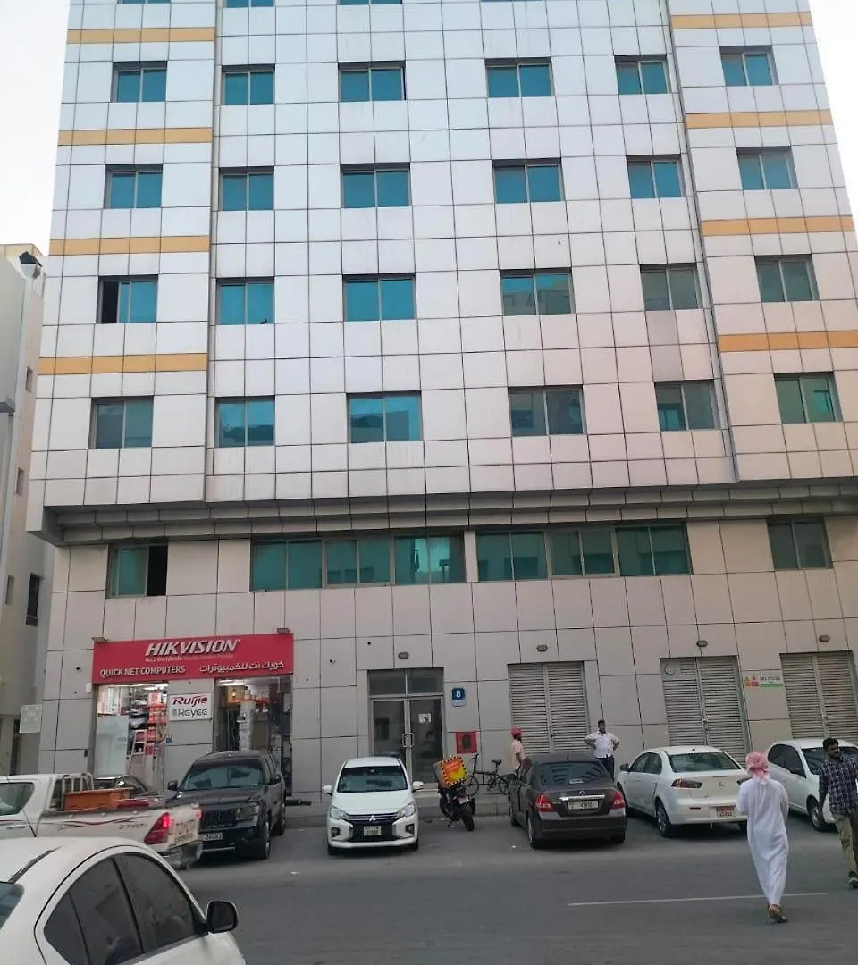 Nest Room With Shared Washroom 阿布扎比 民宿